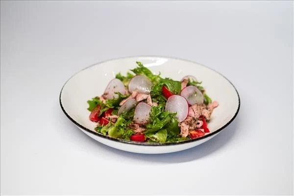 Салат с ростбифом и свежими овощами