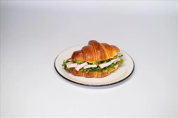 Круассан с ветчиной и сыром