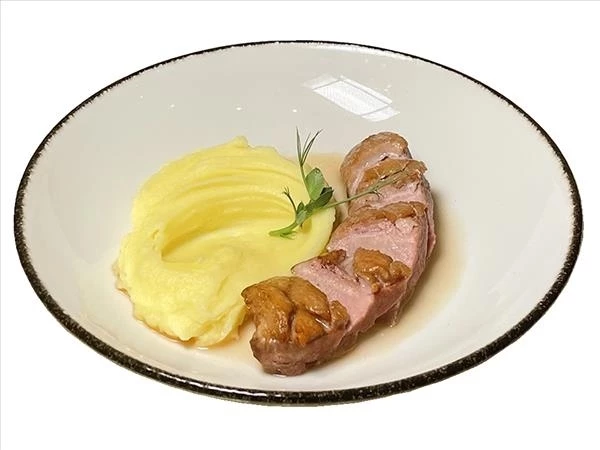 Утиная грудка с картофельным пюре