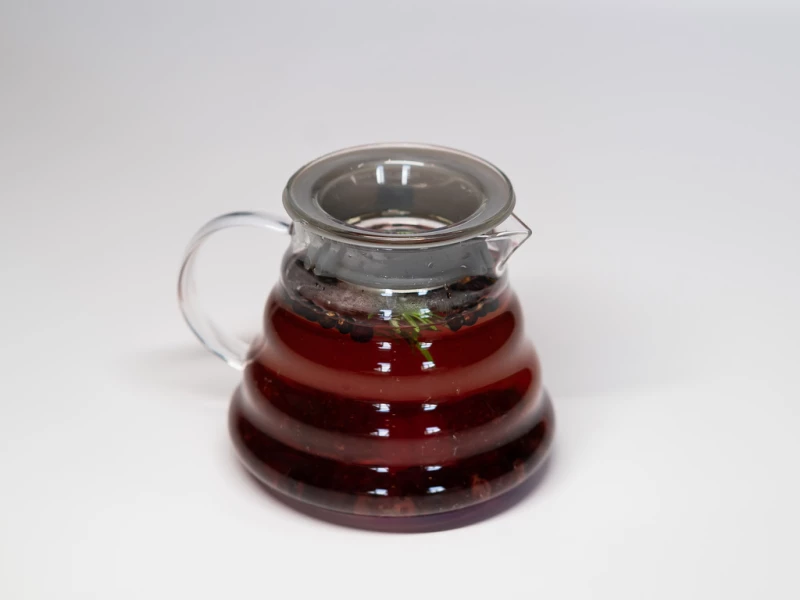 Можжевеловый чай с брусникой и розмарином