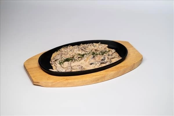 Бефстроганов с картофельным пюре