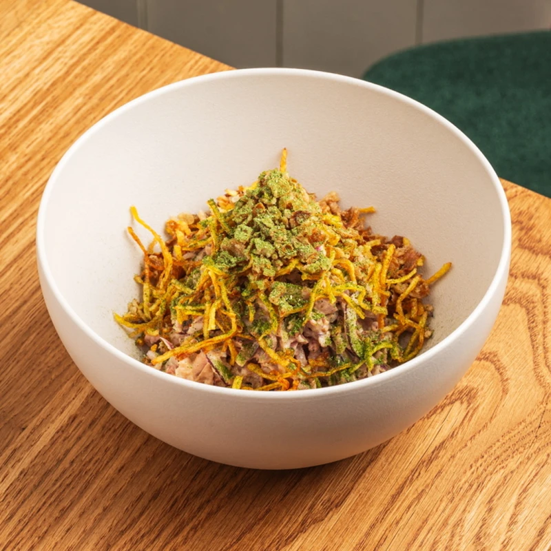 Салат мясной.