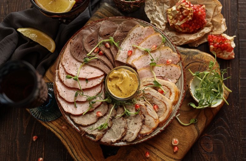 Мясная тарелка