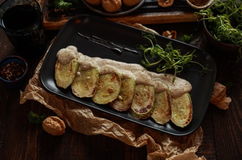 Кабачки в ореховом соусе
