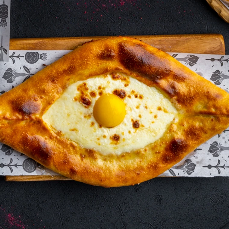 Хачапури по-аджарски