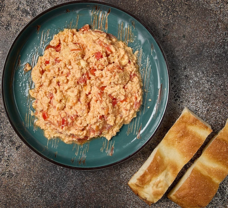 Яичница с помидорами