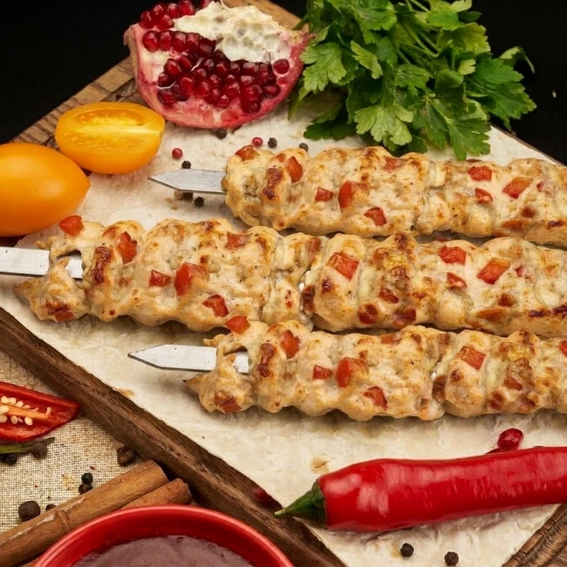 Люля-кебаб из курицы с сыром и болгарским перцем 0,6 кг