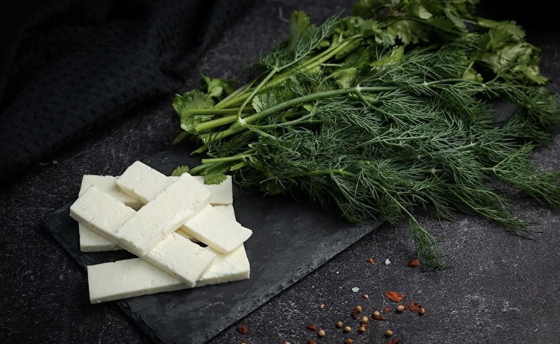 Брынза с зеленью