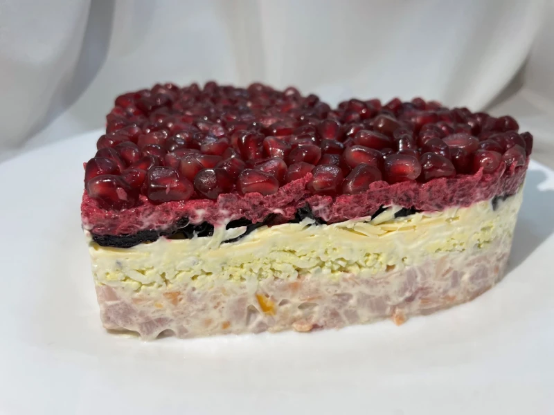 Салат Гранатовый браслет