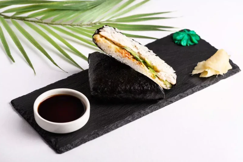 Онигири с цыпёнком