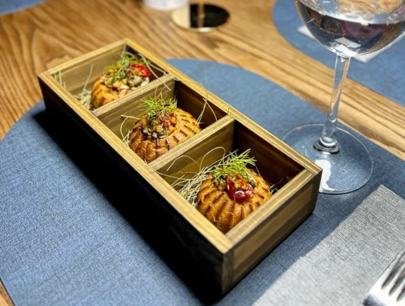 Профитроли из утиной печени