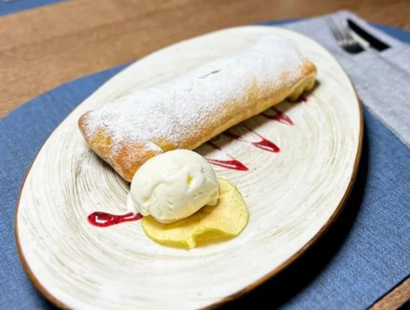 Вишнёвый штрудель