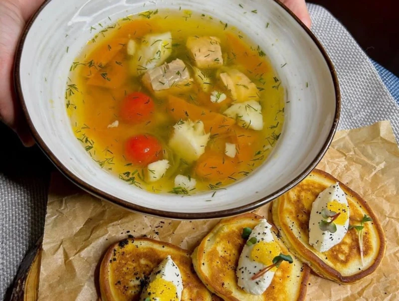 Уха с оладушками