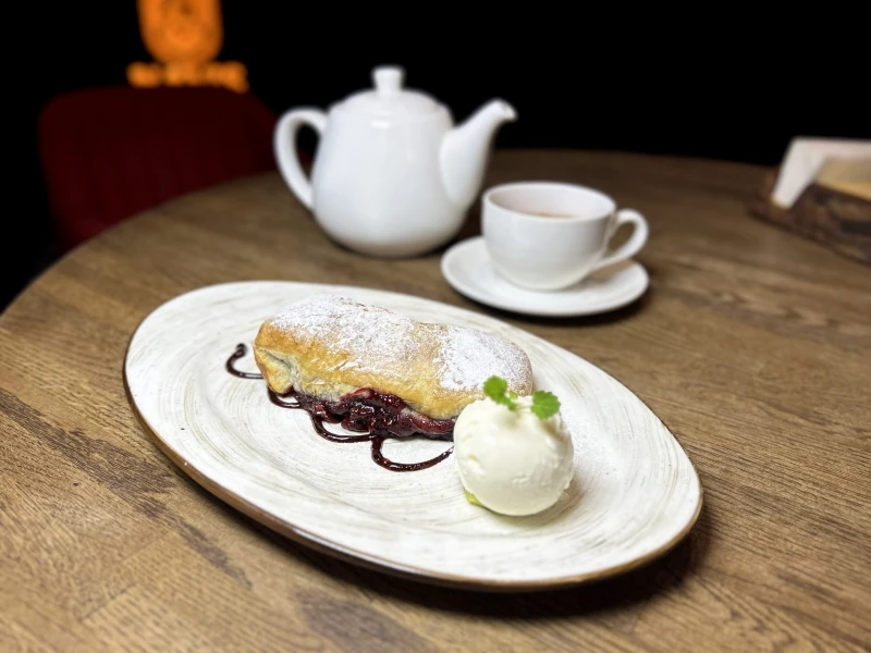 Вишнёвый штрудель