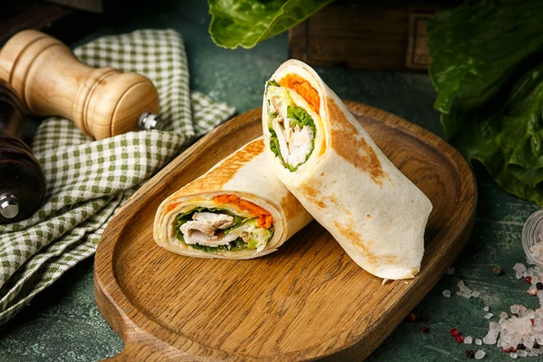 Ролл с куриной грудкой