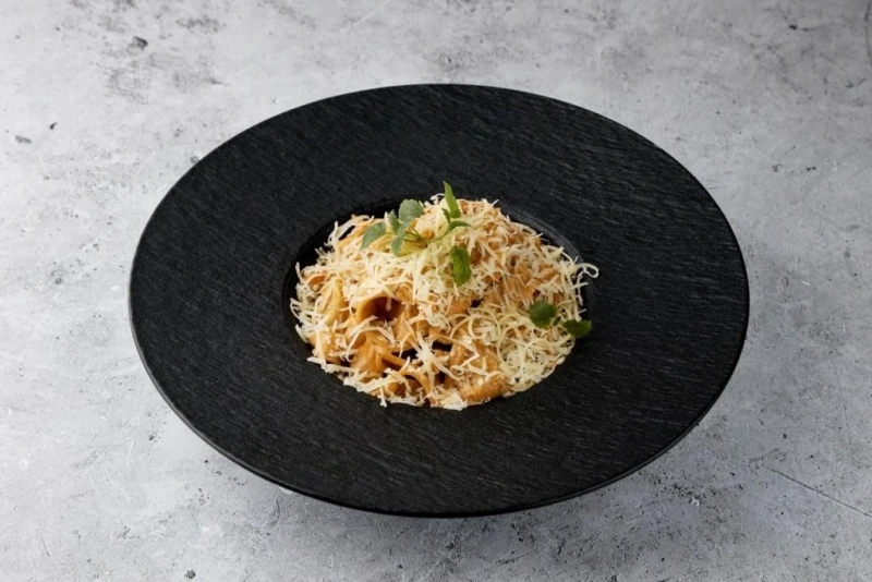 Паста с морепродуктами в соусе биск 340 гр.