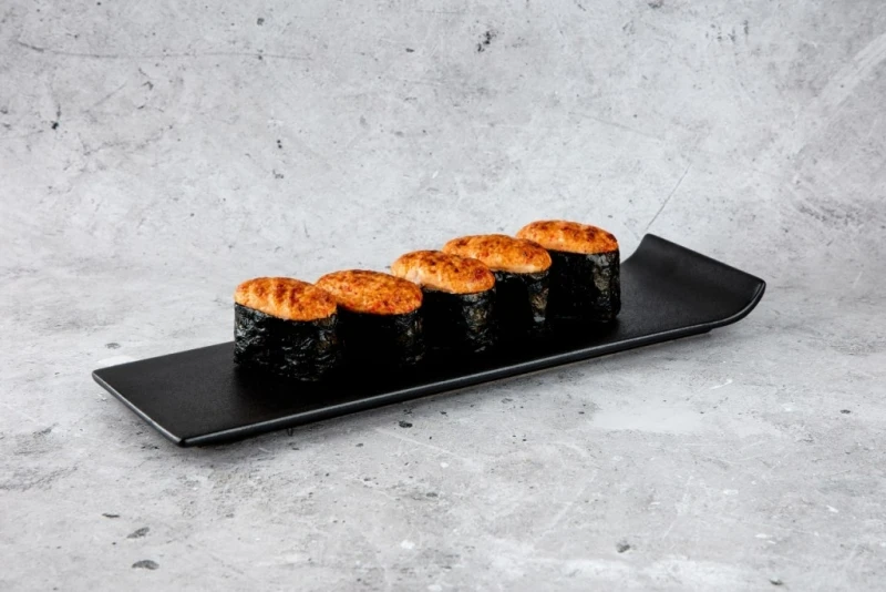 Гунканы запеченные с лососем 200 гр