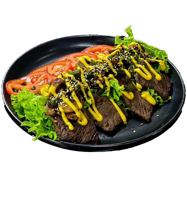 Салат теплый из телятины с овощами