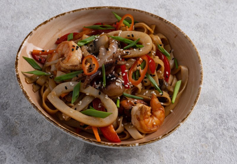 Удон с морепродуктами*