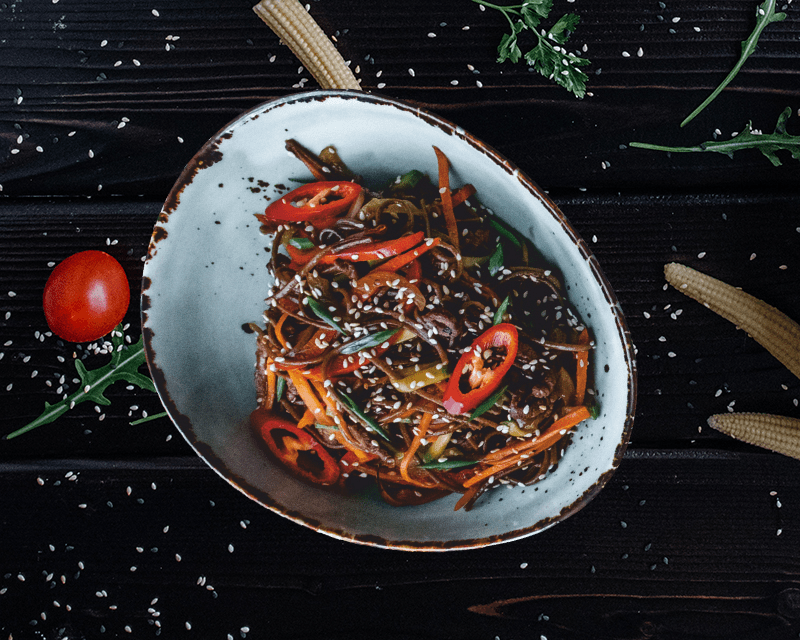 Соба с говядиной в соусе чили*