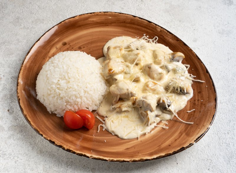 Куриная грудка в сливочном соусе*