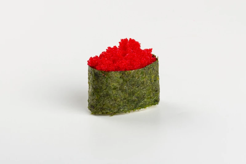 Гункан с икрой масаго 1шт