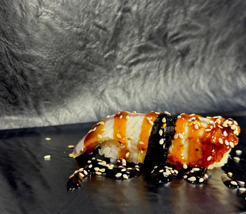 Суши с угрем