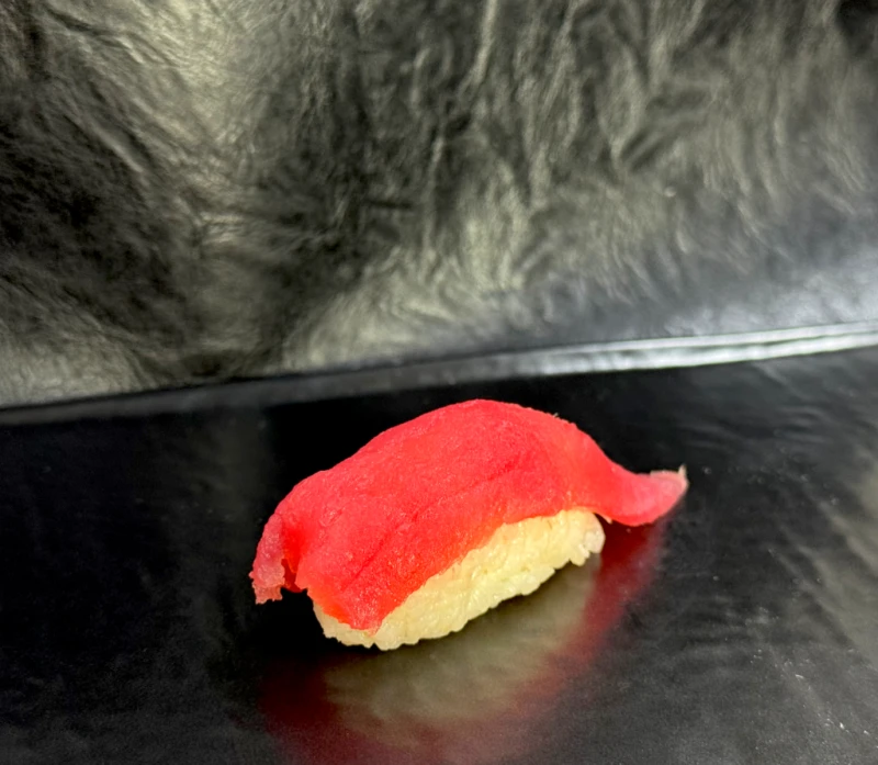 Суши с тунцом