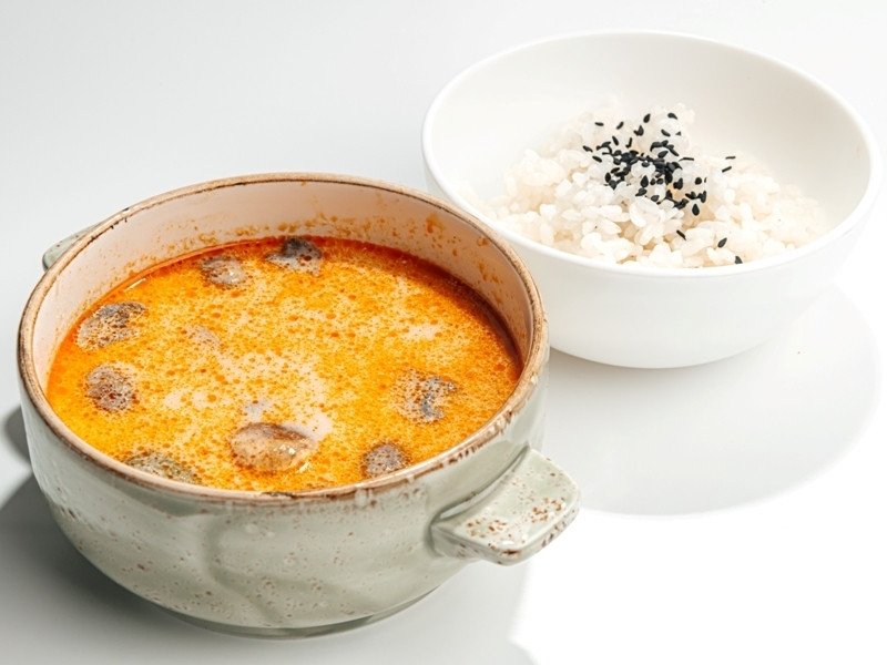 Том Ям с курицей с рисом ланч