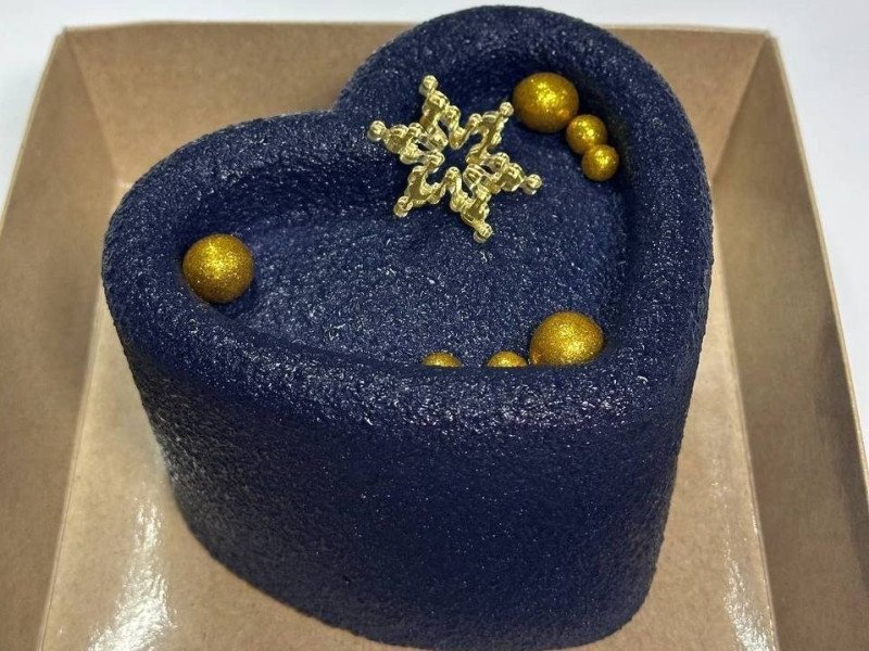 Муссовый новогодний торт с начинкой Баунти