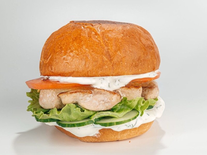  Бургер с курочкой тар-тар ланч