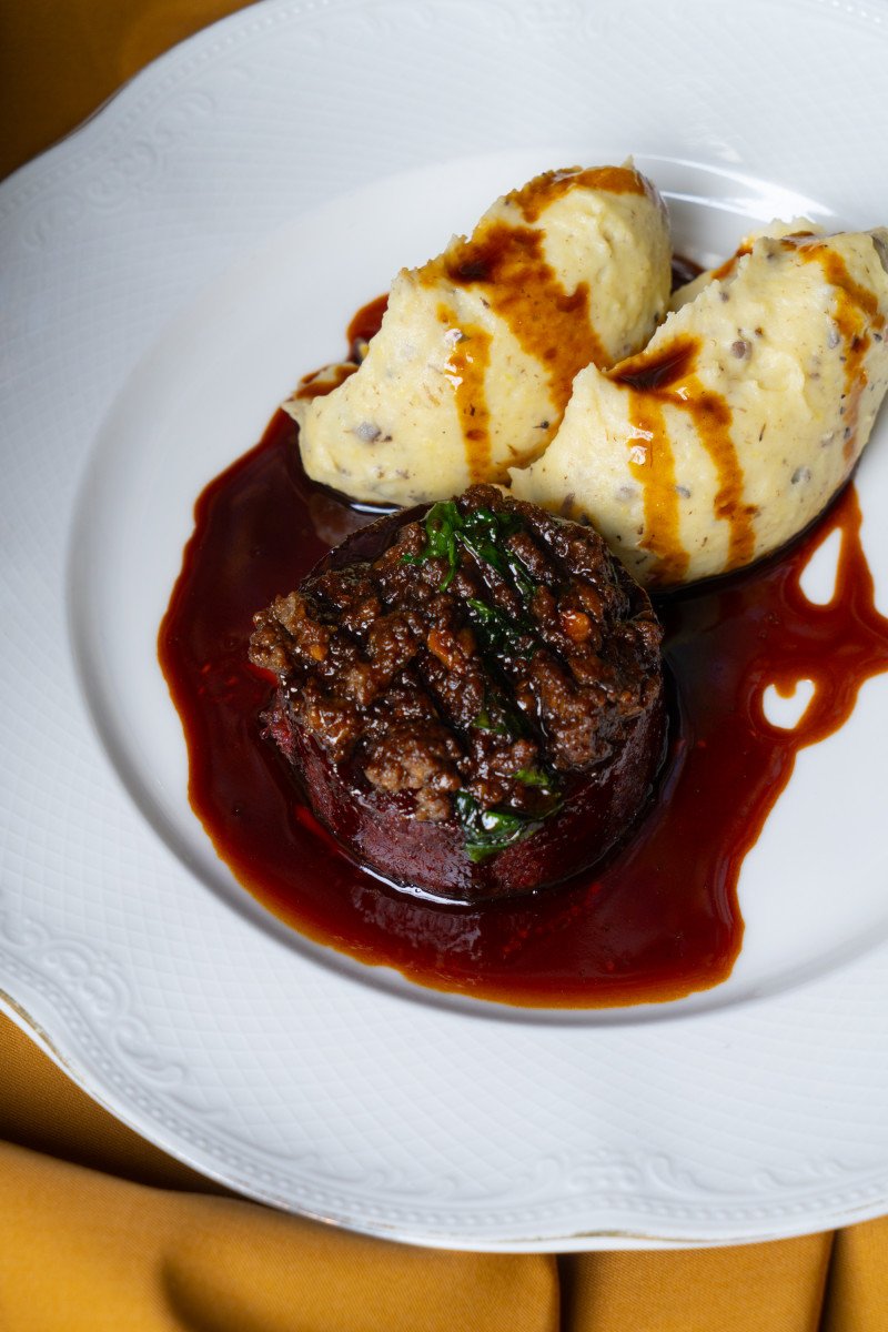 Щеки с трюфельным пюре