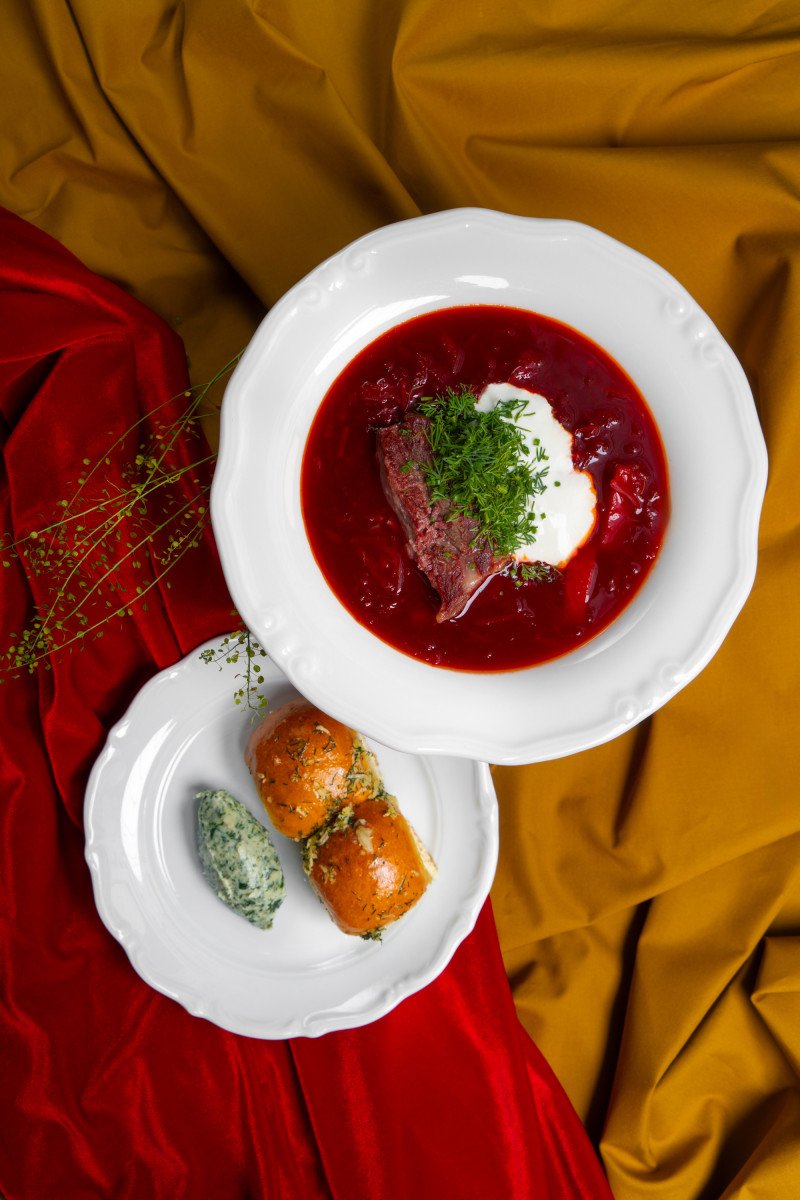 Борщ с щекой