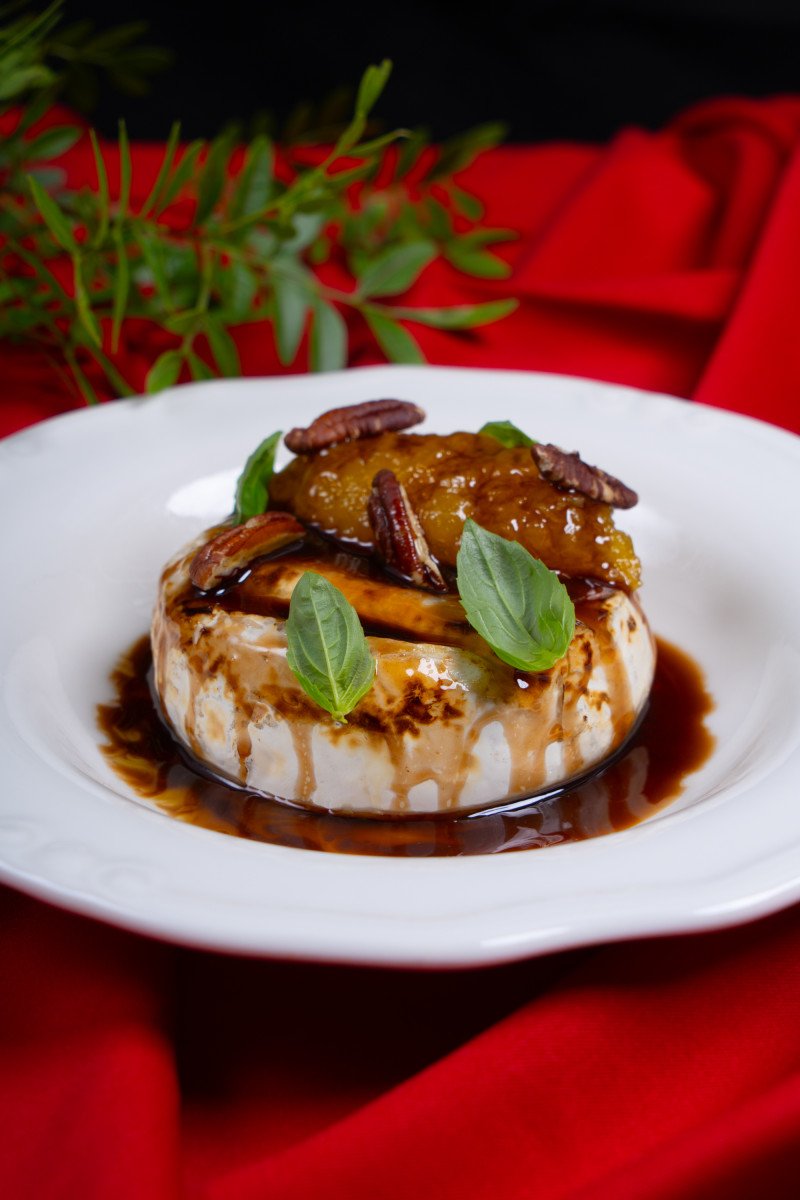 Камамбер с грушей 