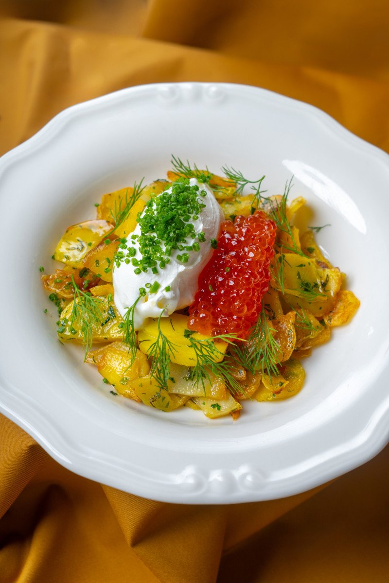 Картофель жареный с икрой