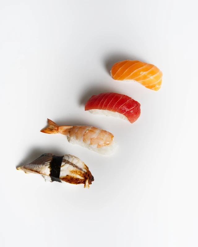 Суши с лососем