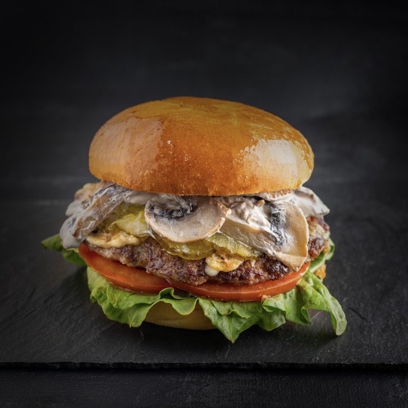 Бургер с говядиной и грибами