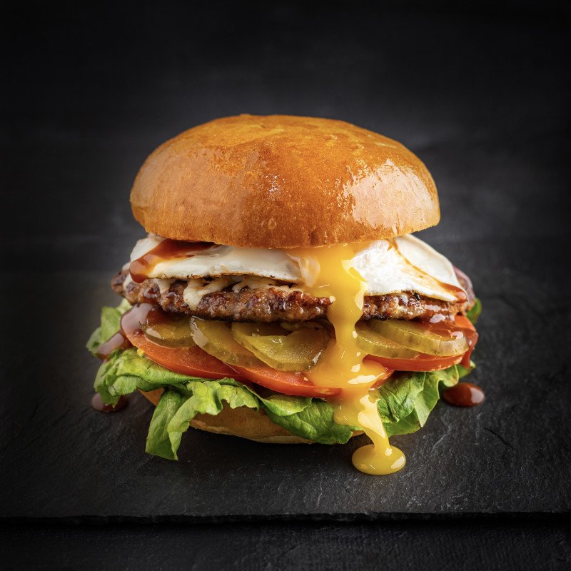 Копченый бургер с яйцом 