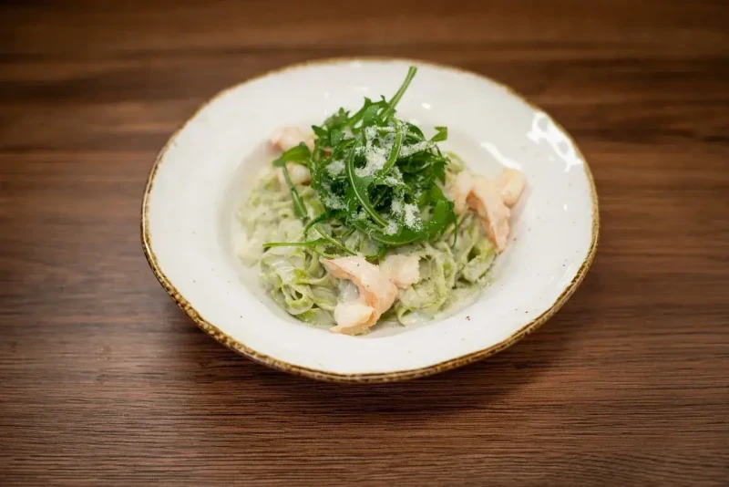 Тальятелле шпинатные с креветками