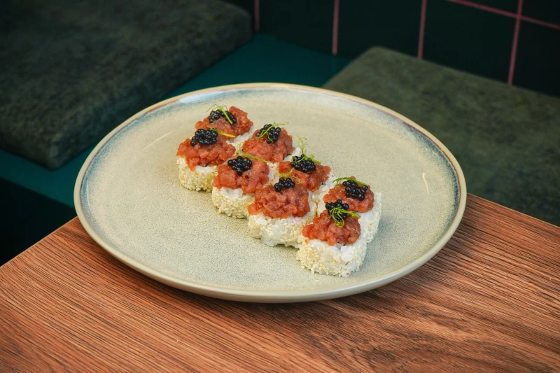 Ролл Тунец спайси пад тай