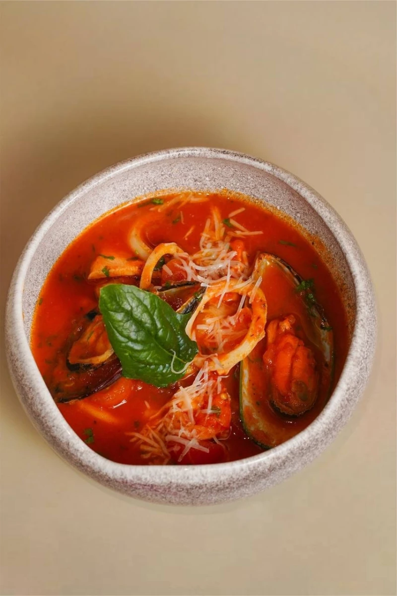 Томатный суп из морепродуктов