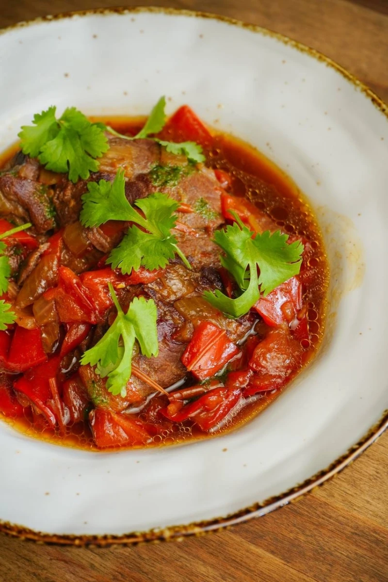 Баранина томленая с овощами