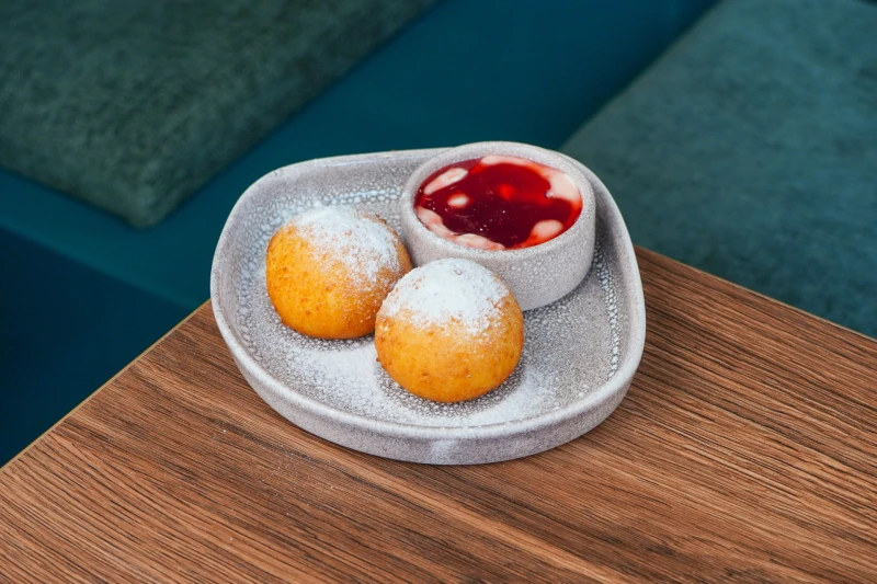 Сырники со сметаной