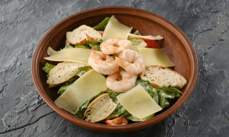 Цезарь салат с креветкой