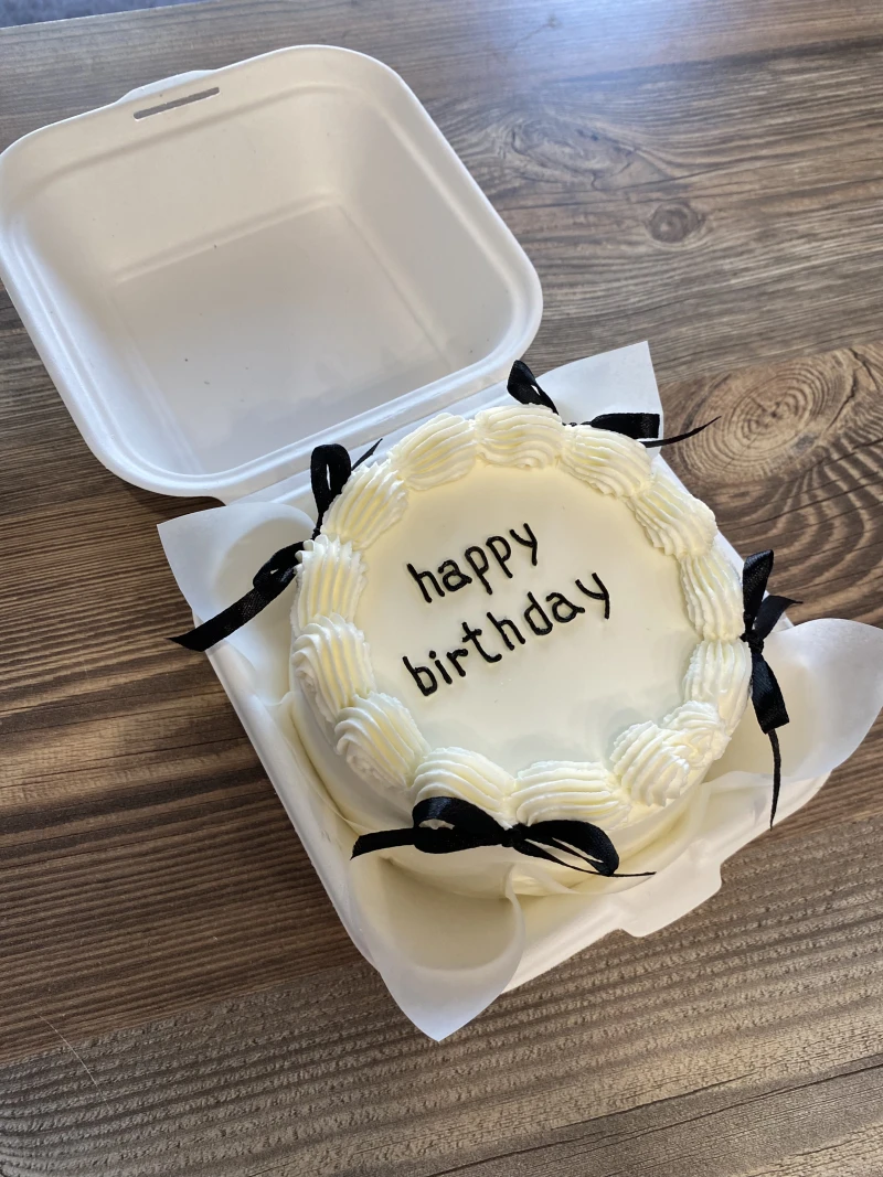 Бенто суши-торт "Happy Birthday — белый с бантами — вариант 2"
