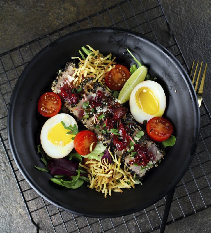 Салат с тунцом