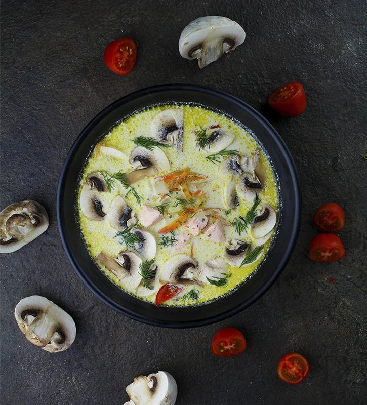 Сливочный суп с лососем