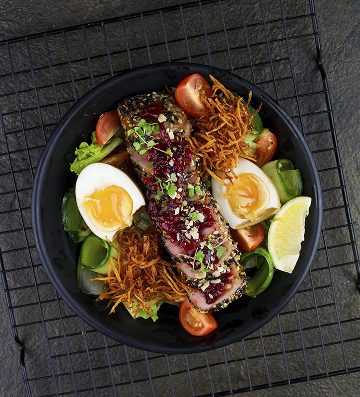 Салат с тунцом