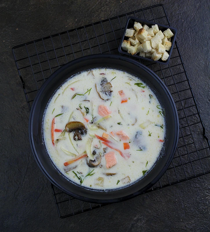 Сливочный суп с лососем