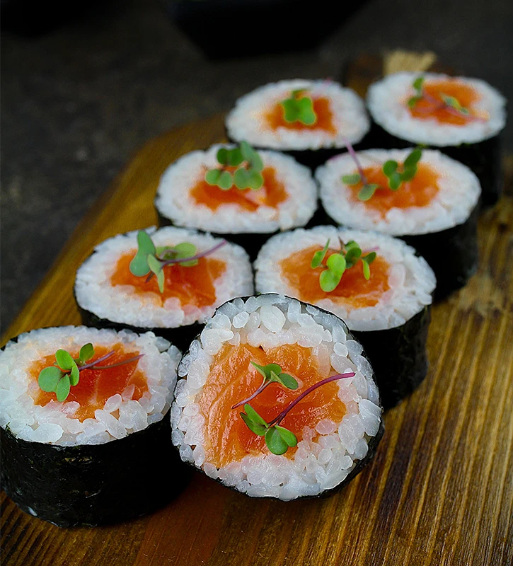 Премиум маки с лососем